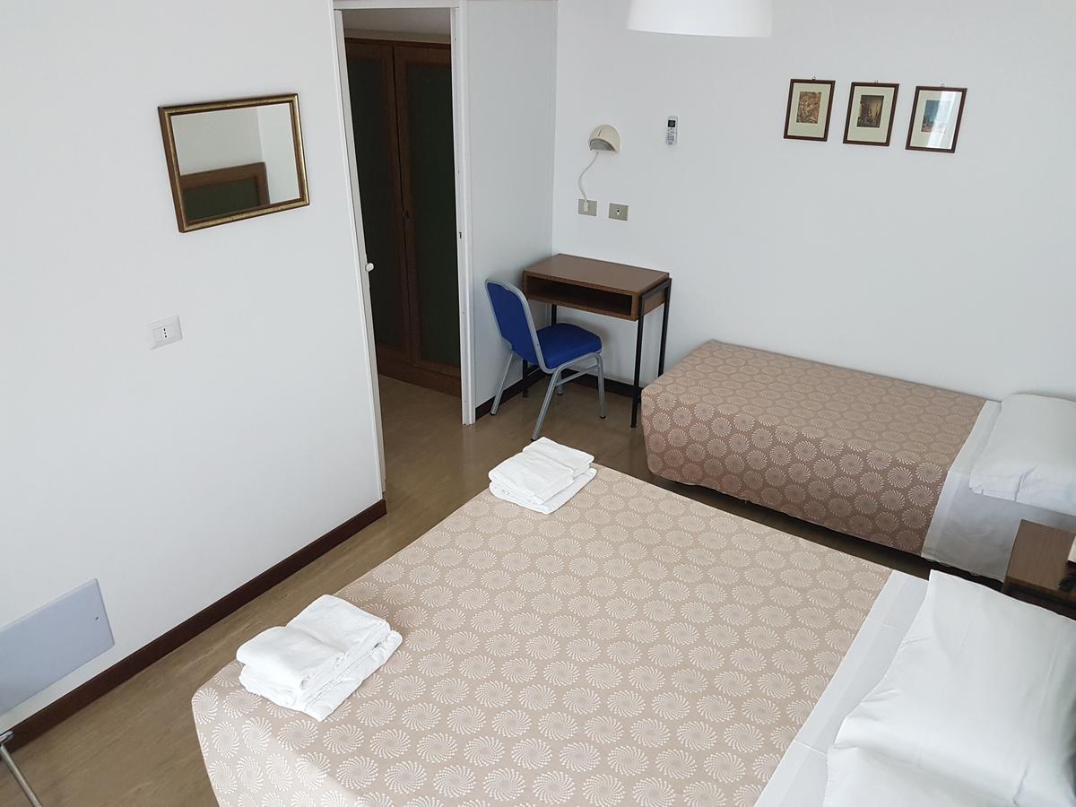 Hotel Residence Adriana Cesenatico Eksteriør billede