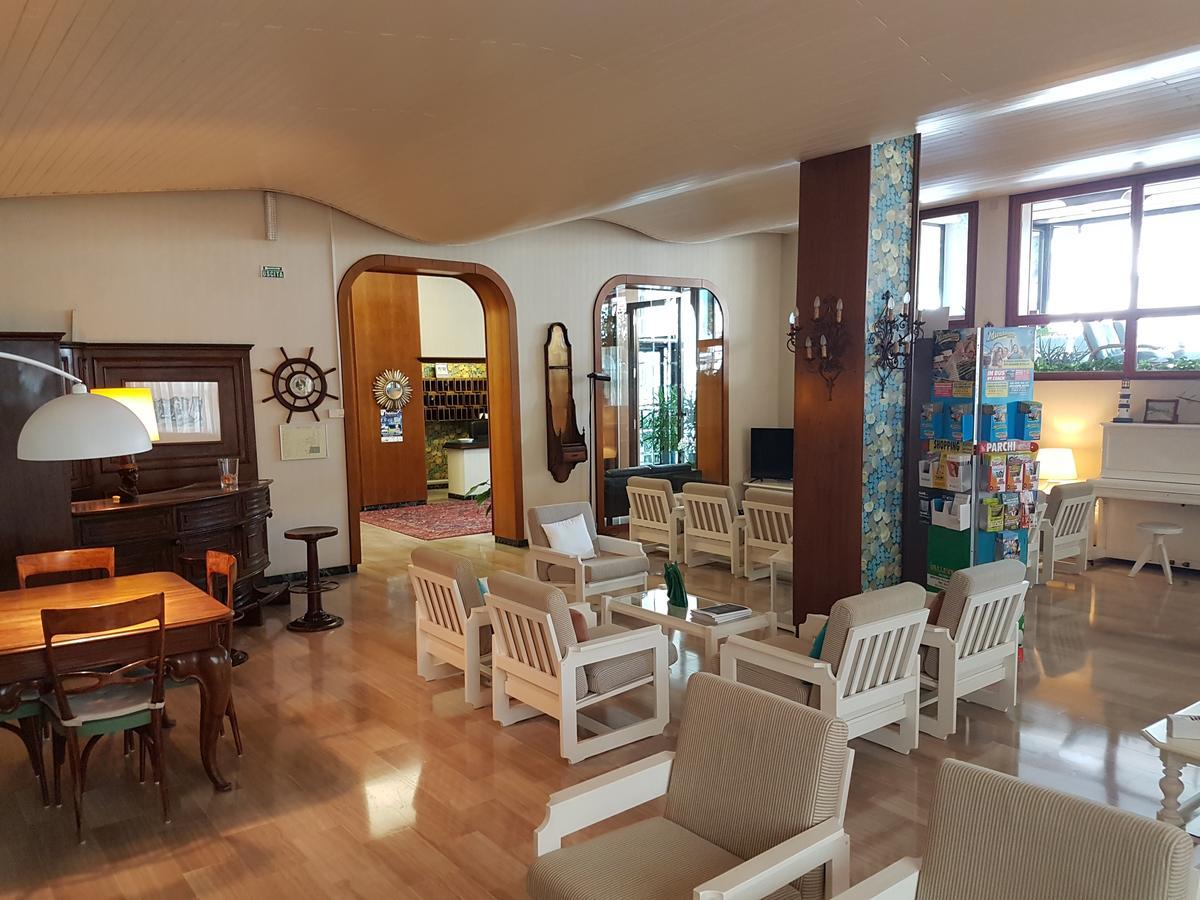 Hotel Residence Adriana Cesenatico Eksteriør billede