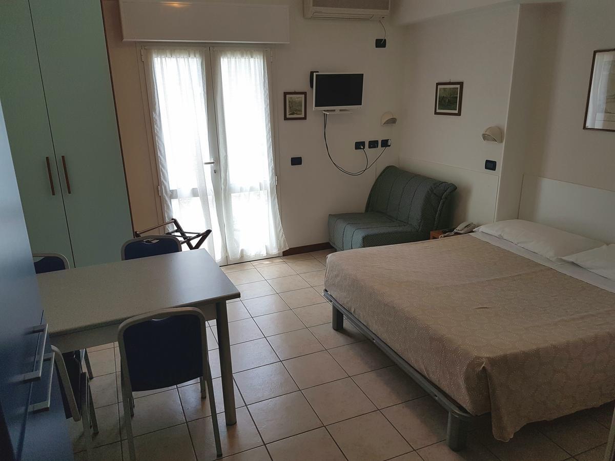 Hotel Residence Adriana Cesenatico Eksteriør billede